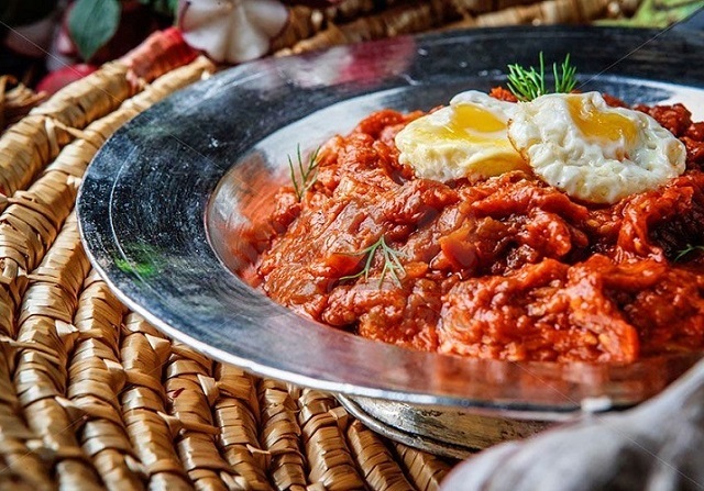 طرز تهیه میرزا قاسمی خوشمزه و مجلسی  به ۳ روش مختلف