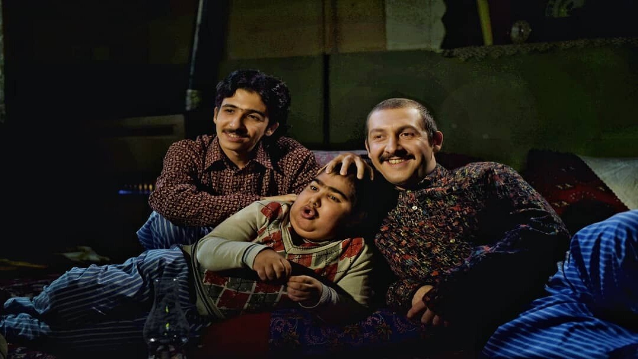 خواستگاری دیدنی در «نوروز رنگی»/ تعیین تکلیف مهریه با زور بازو و کشتی فرنگی! + فیلم