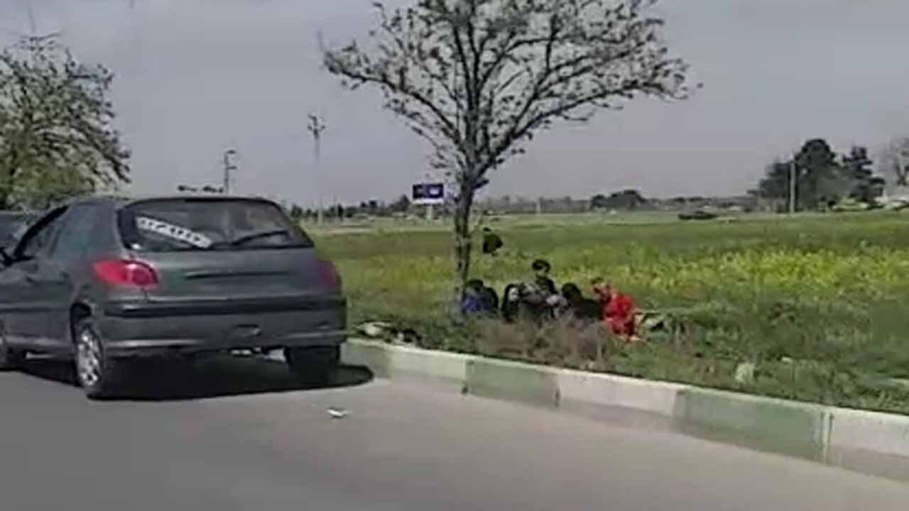 بی‌توجهی برخی شهروندان به دستورالعمل‌های بهداشتی در روز ۱۳ فروردین + فیلم