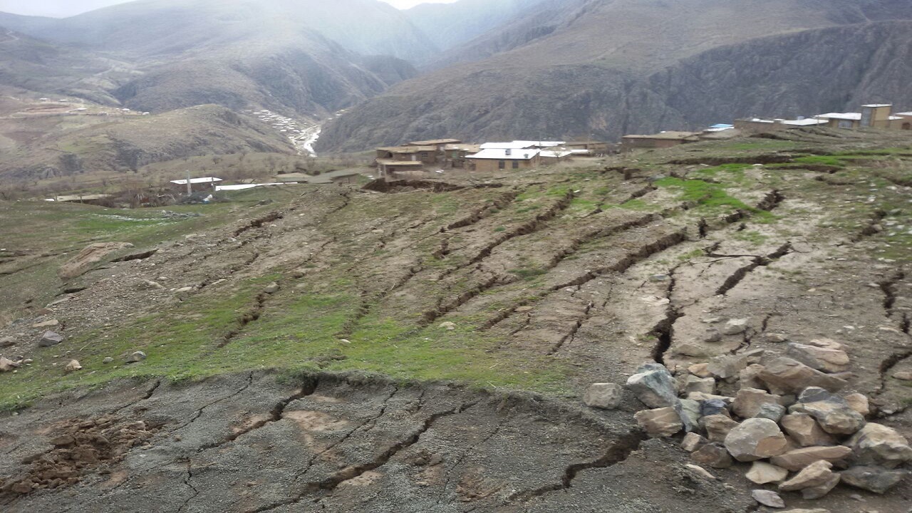 روستایی که زمین آن را با مردمانش بلعید