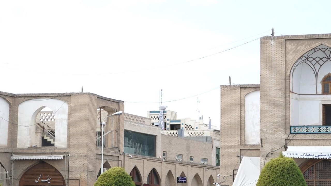 ساخت و ساز ناشیانه در کوچه سعدی