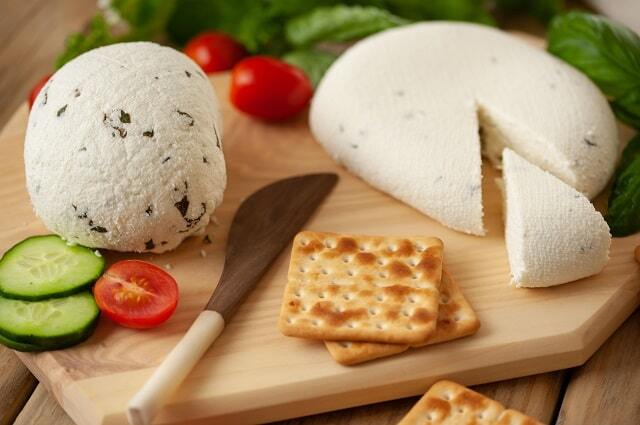 طرز تهیه پنیر خانگی سالم و خوشمزه و پنیر لیقوان به چند روش مختلف
