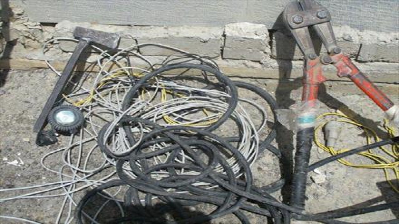 دستگیری سارق سابقه دار کابل برق با ۶ فقره سرقت در فاروج