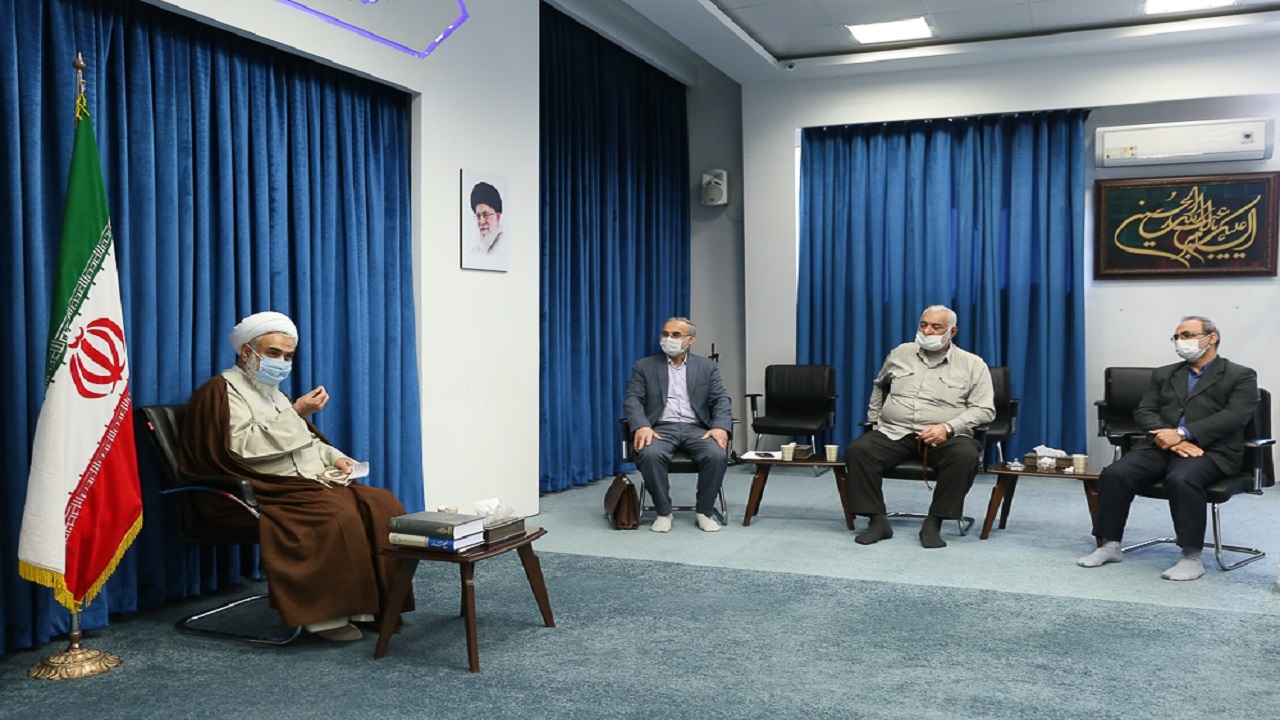 از نگاه‌های حزبی و جناحی در انتخاب افراد پرهیز شود
