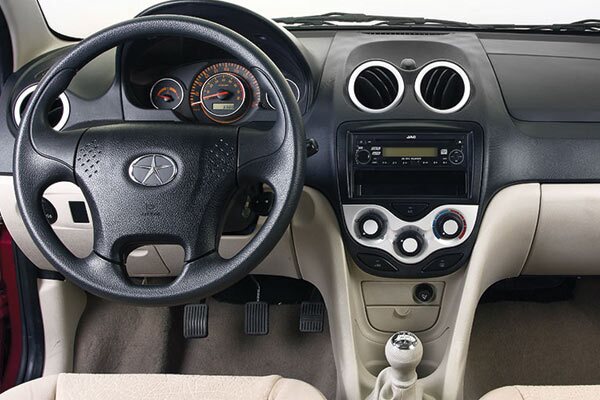 مقایسه جک J3 با ام&zwnj;جی 350 + مشخصات فنی