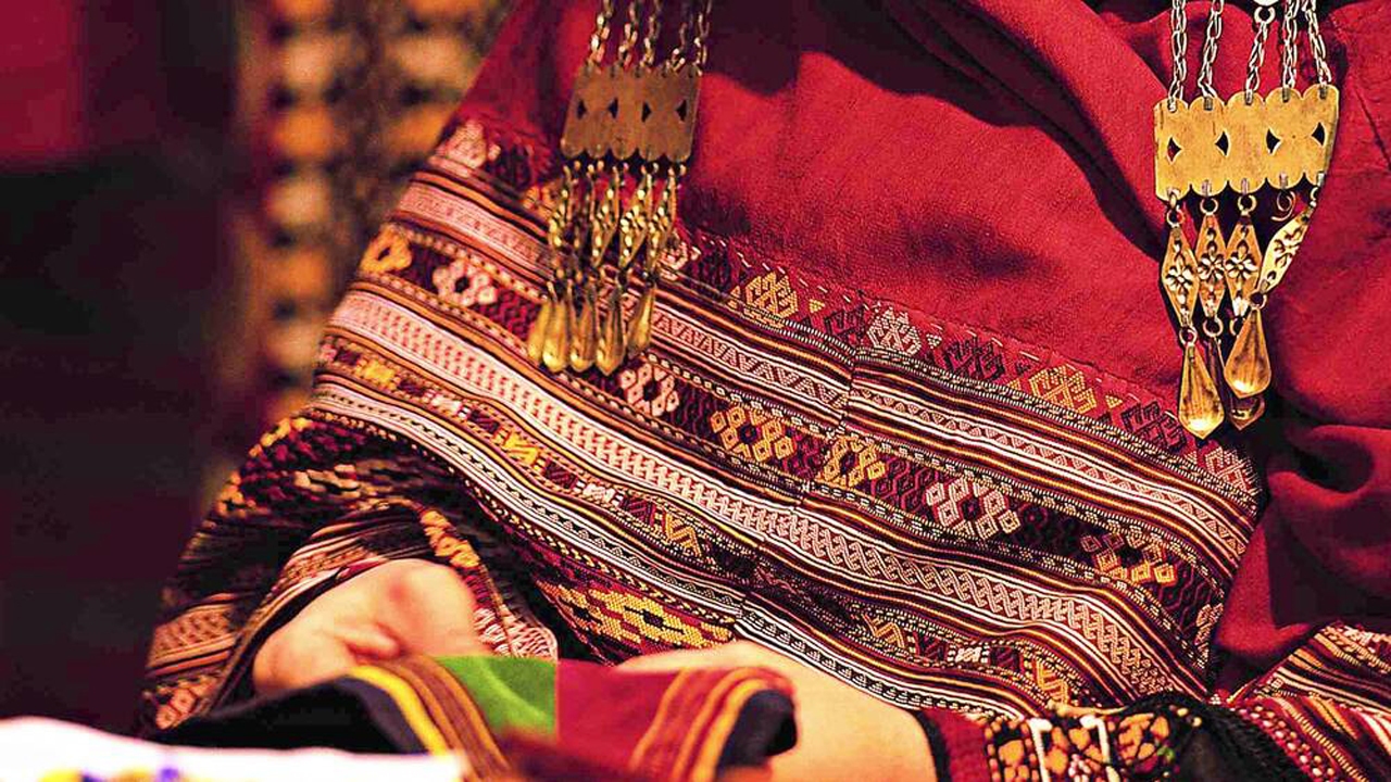 تجلی سوزن دوزی در گلستان با هنرمندی بانوی کارآفرین +فیلم