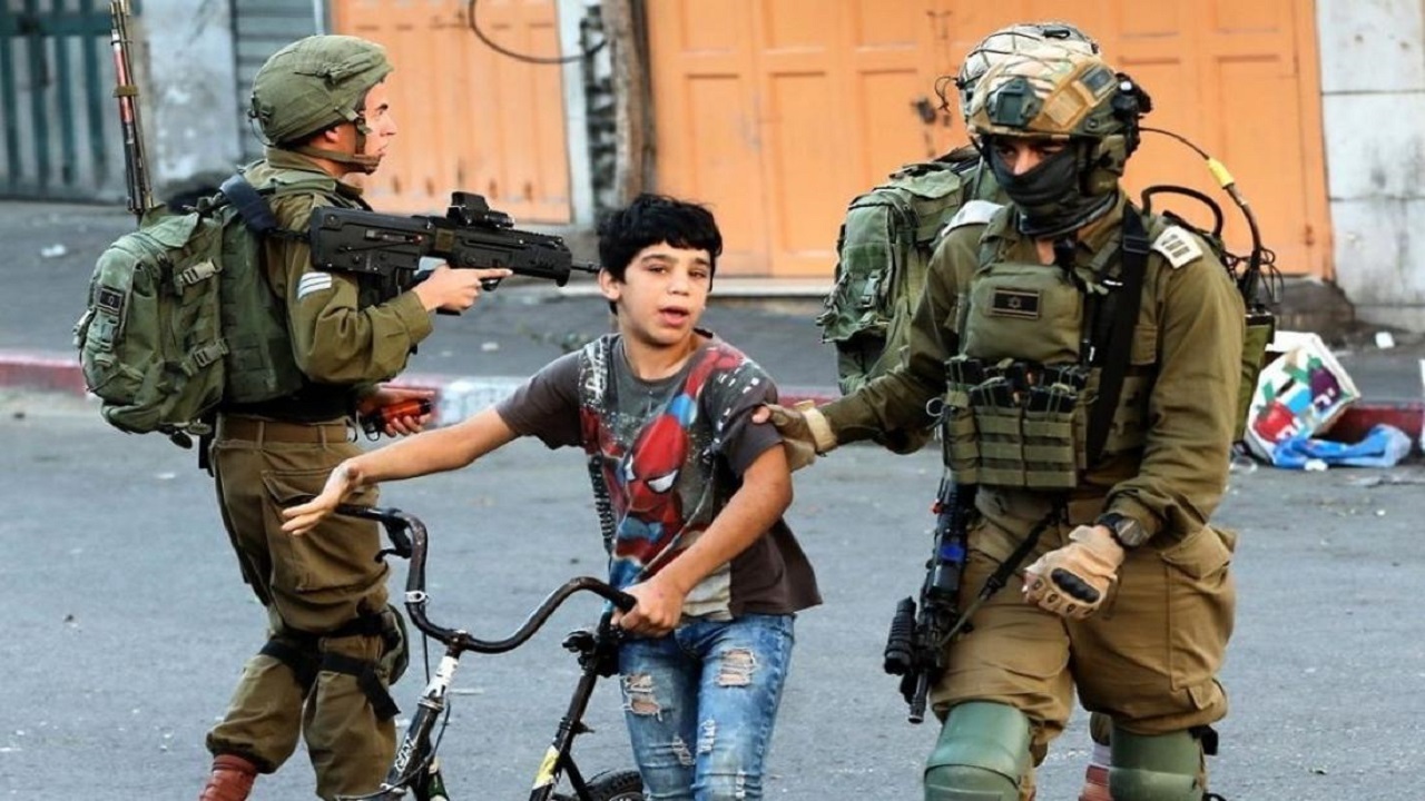 بازداشت ۱۶ هزار کودک فلسطینی از سال ۲۰۰۰/ شکنجه ۸۵ درصد از کودکان در بند صهیونیست‌ها