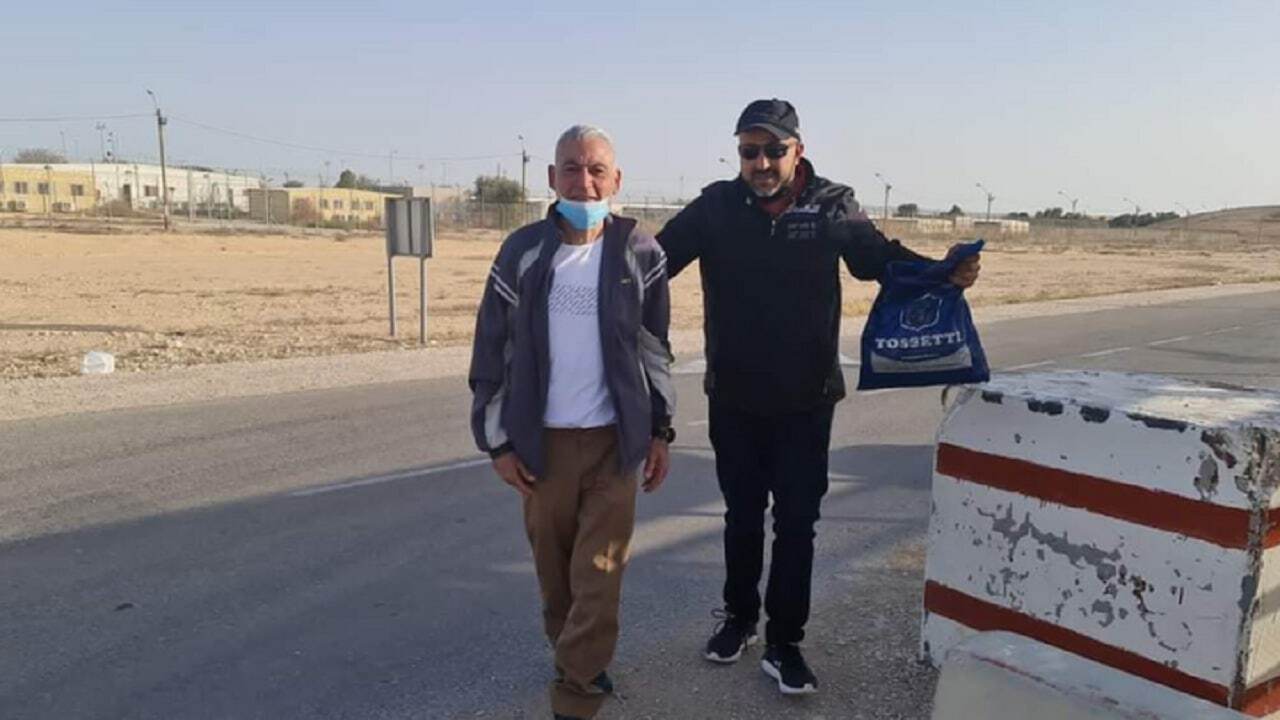 آزادی اسیر فلسطینی بعد از ۳۵ سال از زندان صهیونیست‌ها + فیلم