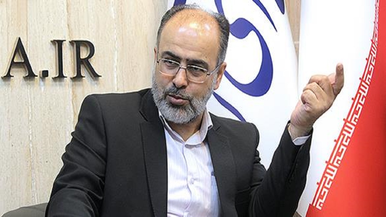 مرغ‌ها زیرمیزی توزیع می‌شوند