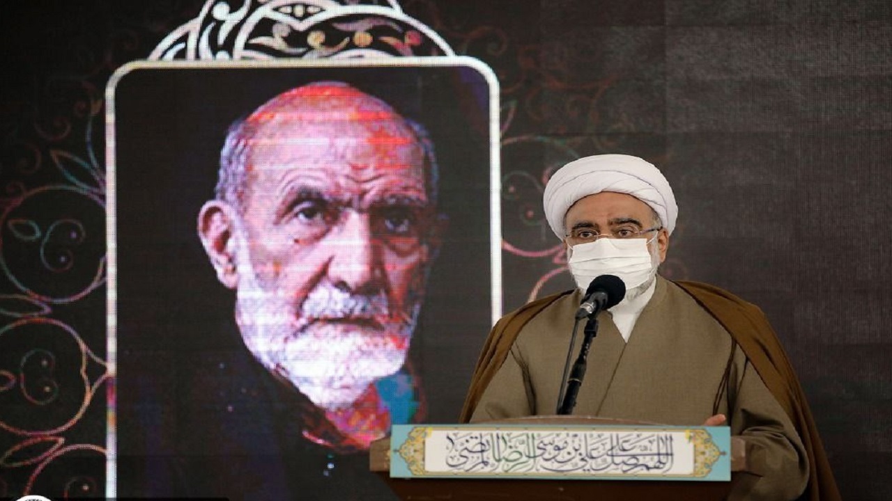 حرم رضوی باید پایگاه گسترش شعرآئینی و تربیت دعبل‌ها باشد