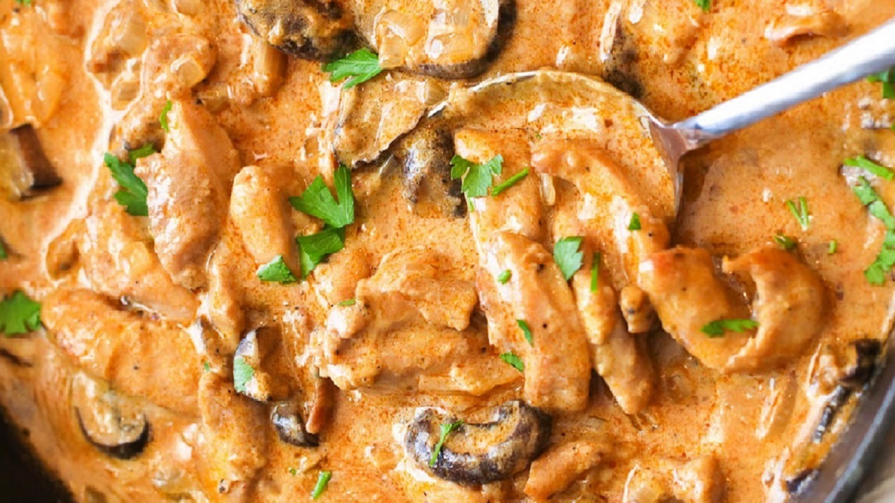 آموزش آشپزی؛ از خورش دختر لوس گیلان و خوراک پرطرفدار بندری تا سوپ سرد بهاری + تصاویر