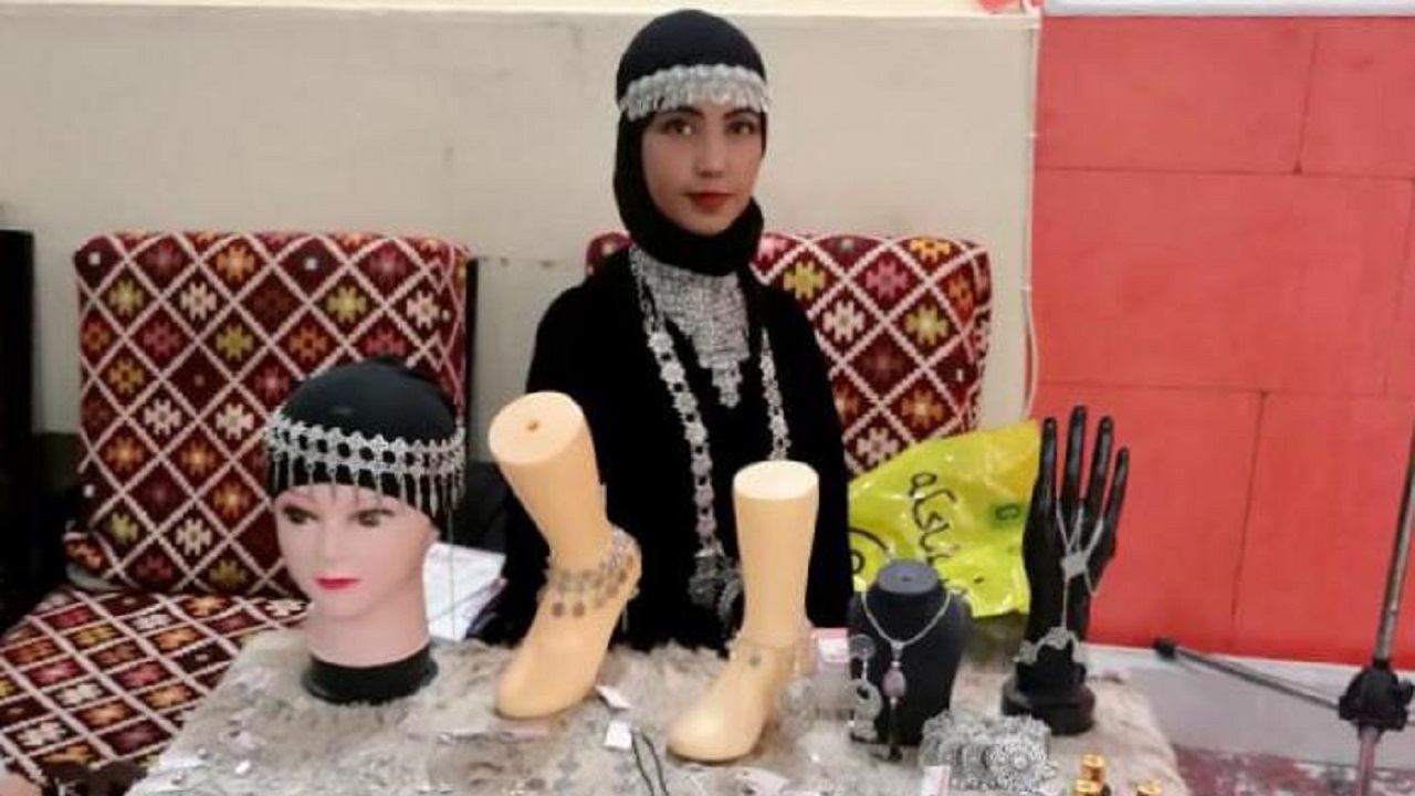 تلاش برای شکست سیاهی جنگ با سلاح هنر در یمن