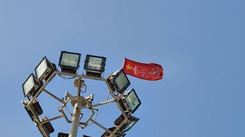 جا زدن پرچم پرسپولیس به&lrm; جای پرچم چین! + تصاویر