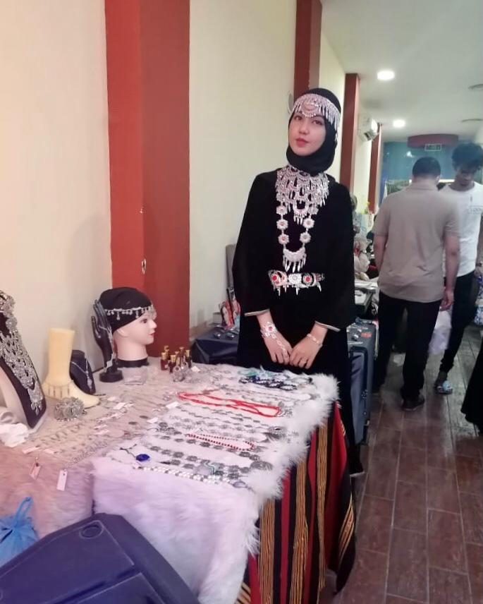 تلاش برای شکست جنگ با هنر و رسانه در یمن + عکس