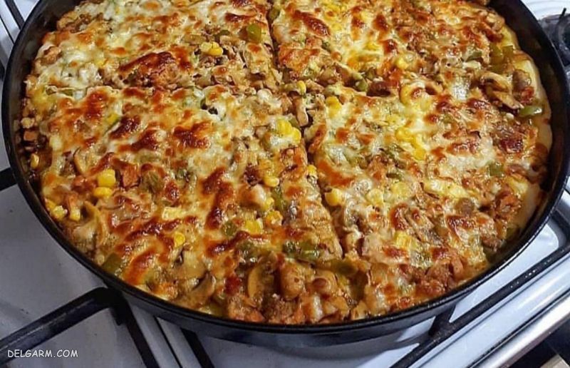 طرز تهیه ۲ مدل پیتزای خوشمزه و لذیذ بدون نیاز به فر