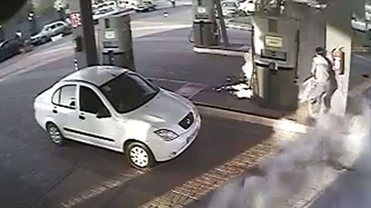 لحظه آتش گرفتن ۲ مرد در پمپ گاز + فیلم