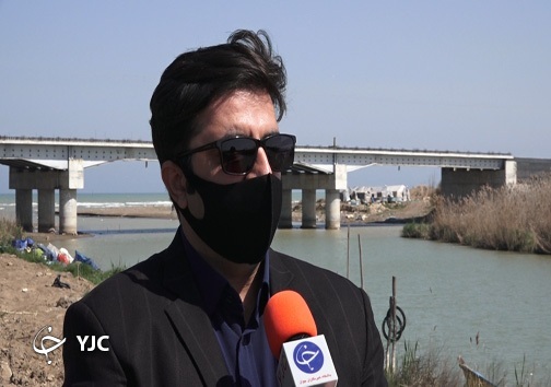 ماهی هست، ولی دارد آب می&zwnj;رود