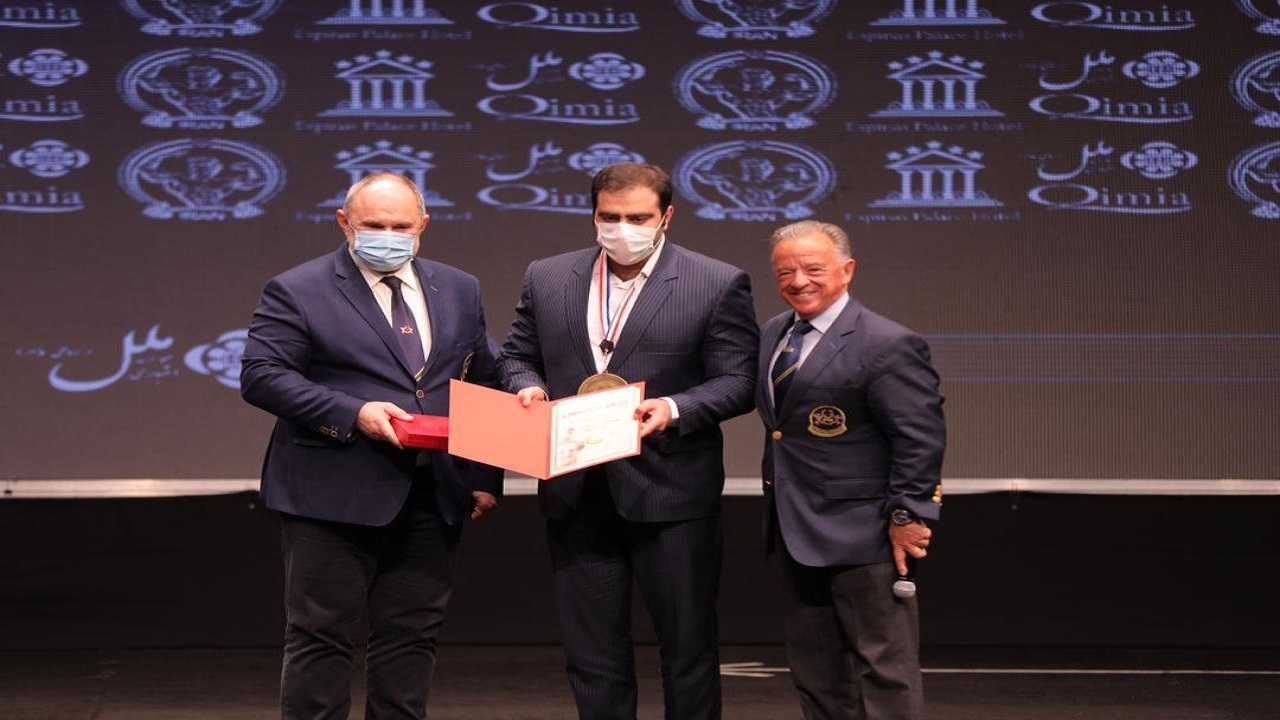 اهدای بالاترین مدال افتخار IFFB به رئیس فدراسیون بدنسازی ایران