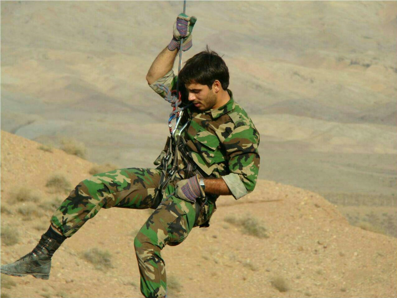 ویژگی&zwnj;هایی که شهید راه&zwnj;چمنی را علمدار کرد/ راهکار شهید برای گشودن گره&zwnj;های زندگی+تصاویر