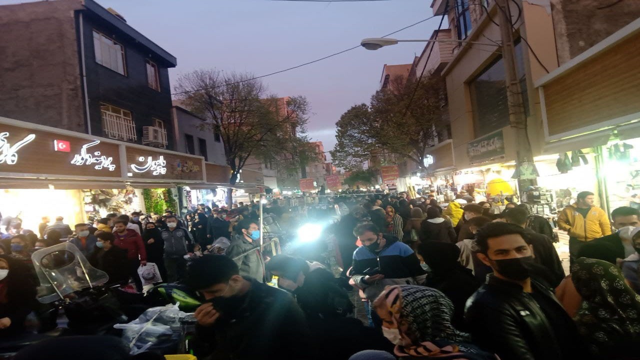 ازدحام جمعیت در بازار عبدل‌آباد و جولان ویروس کرونا + فیلم و تصاویر