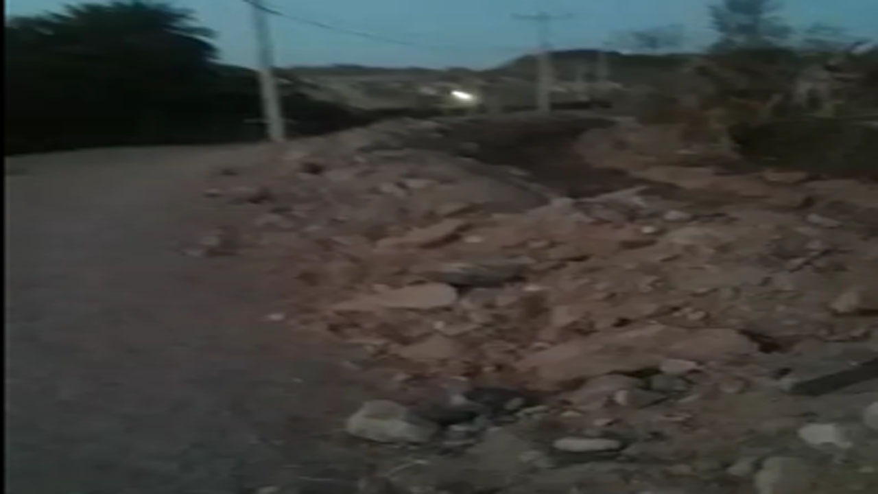 گلایه از وضع اسفناک جاده در روستای هودیان + فیلم