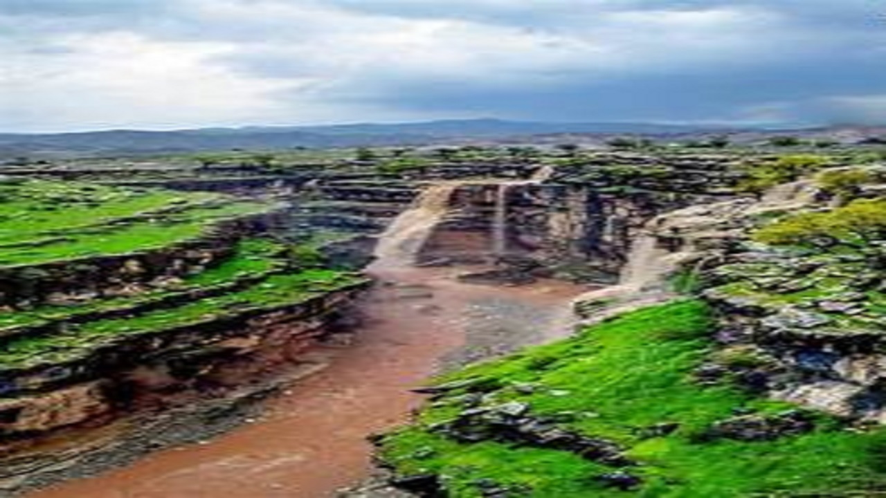 دره تخت چو، طبیعت تنگاتنگ با آبشارهای لرستان+ فیلم