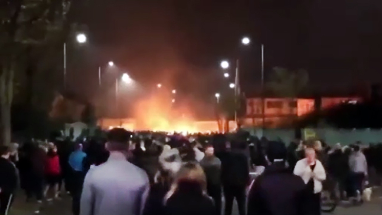بحران ایرلند شمالی در سایه خبر درگذشت همسر ملکه + فیلم