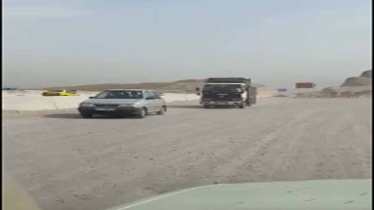 گلایه از وضع اسفناک جاده در شهرک سردار سلیمانی + فیلم