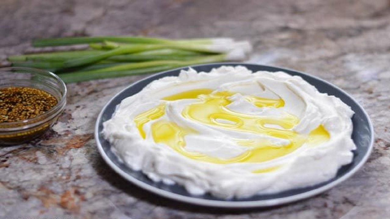 طرز تهیه پنیر لبنه خوشمزه در منزل + ارزش غذایی این پنیر برای سلامت بدن