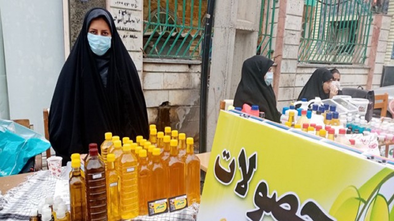 نمایشگاه دائمی عرضه محصولات بانوان قمی دایر شود