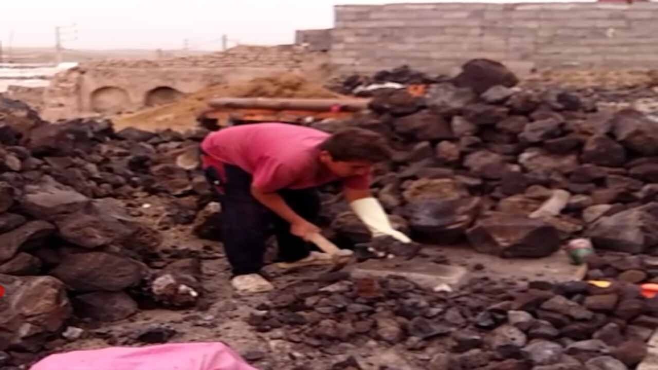 کارآفرینی با پوکه های معدنی در روستای «قزلجه کند» + فیلم