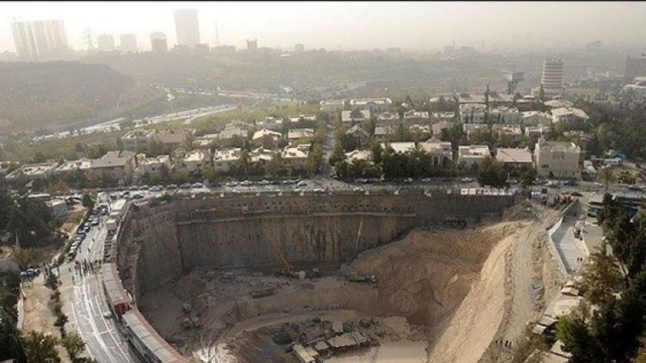 گود برج میلاد فروخته می شود/ شرط  ۴۰۰ میلیارد تومانی برای فسخ قرارداد بام لند/ احتمال فسخ قرارداد پروژه «هزار و یک شهر»