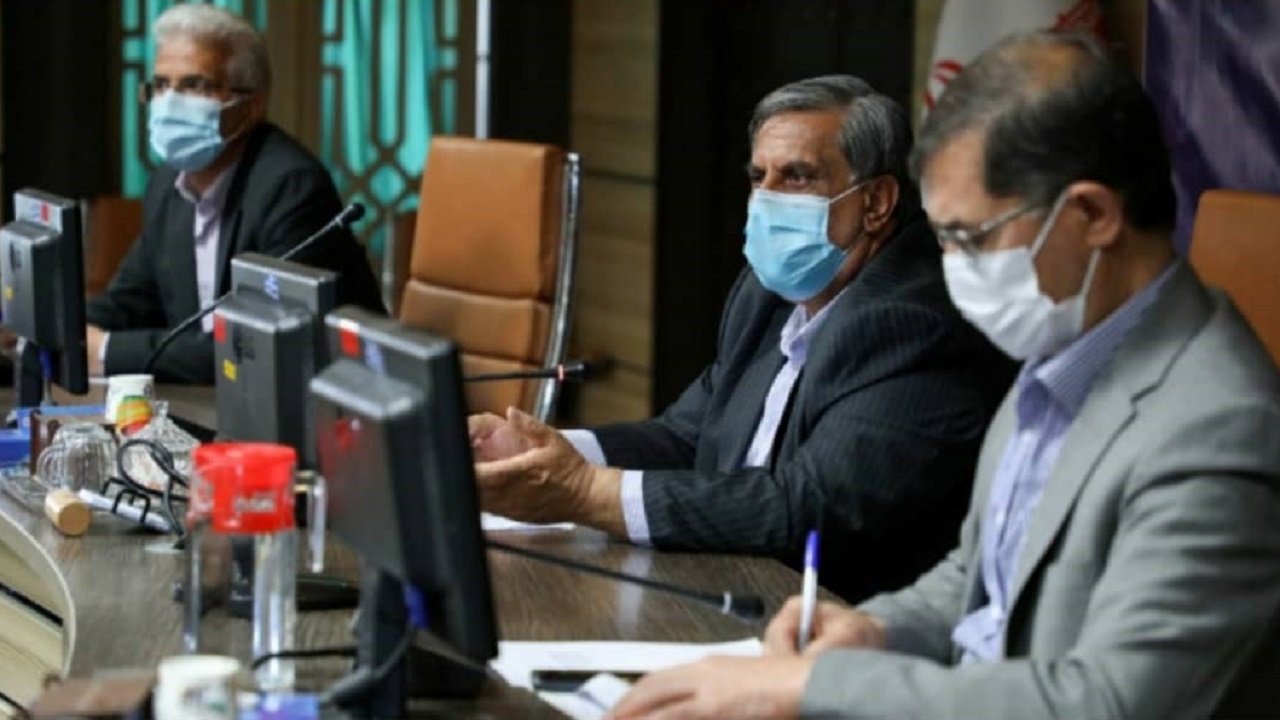 موضوع دورکاری و کاهش تجمع در بانک‌ها در اولویت قرار گیرد