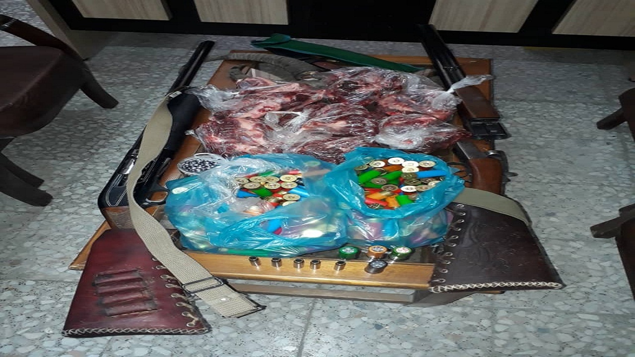 دستگیری شکارچی با دو قبضه سلاح قاچاق در رودبار