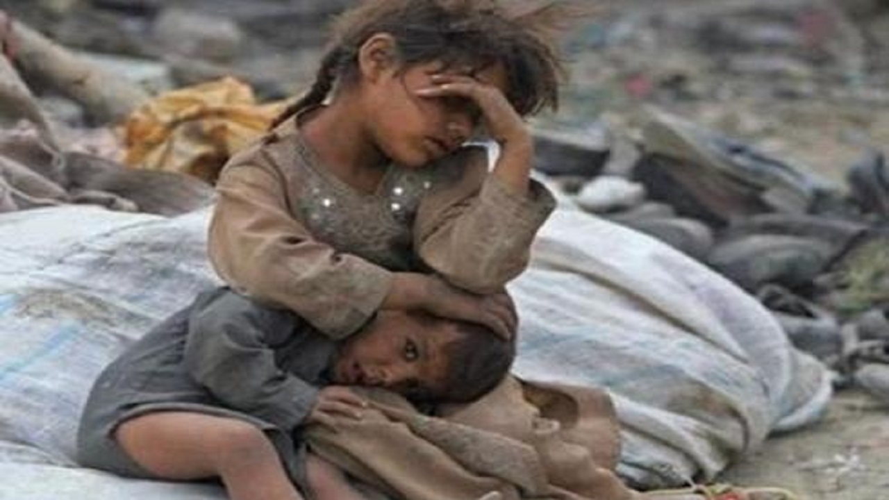 شهادت یک دختر بچه یمنی بر اثر انفجار بمب عمل نکرده