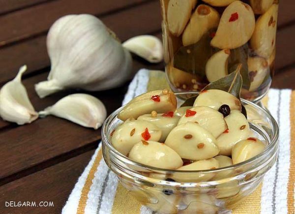 ۵ روش طلایی و متفاوت برای تهیه سیر ترشی