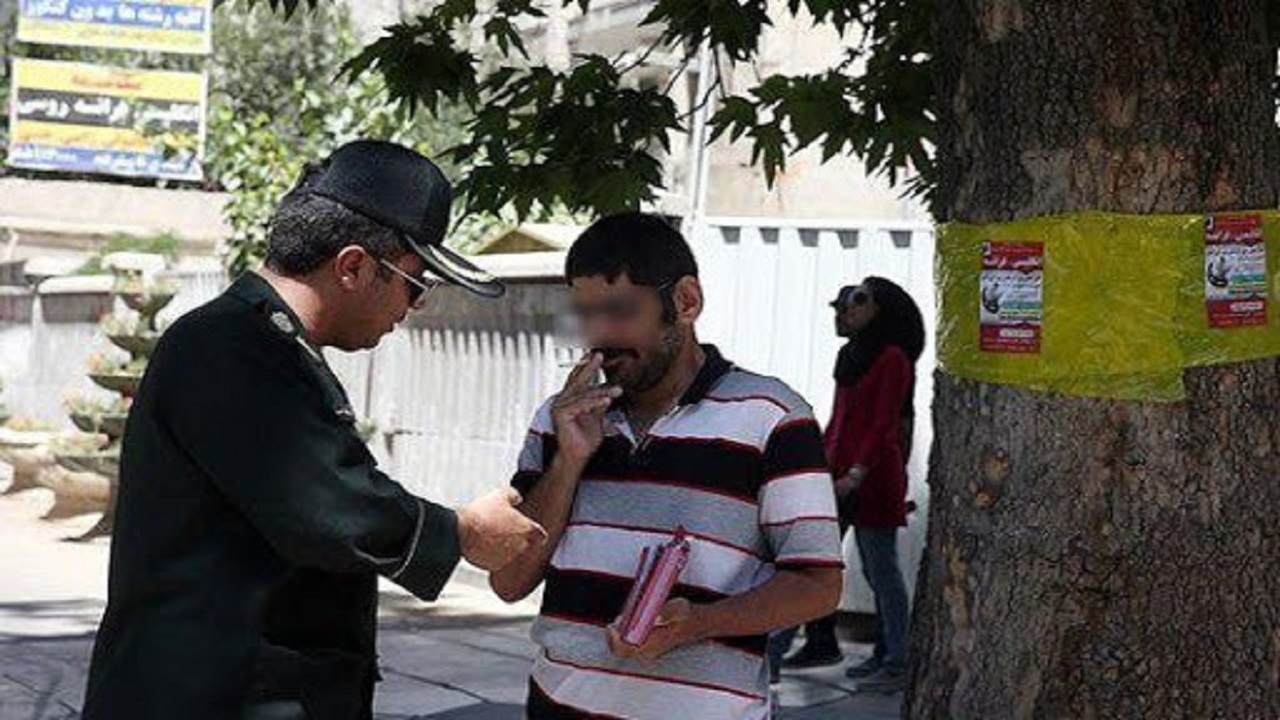پلیس با هنجارشکنان برخورد می کند