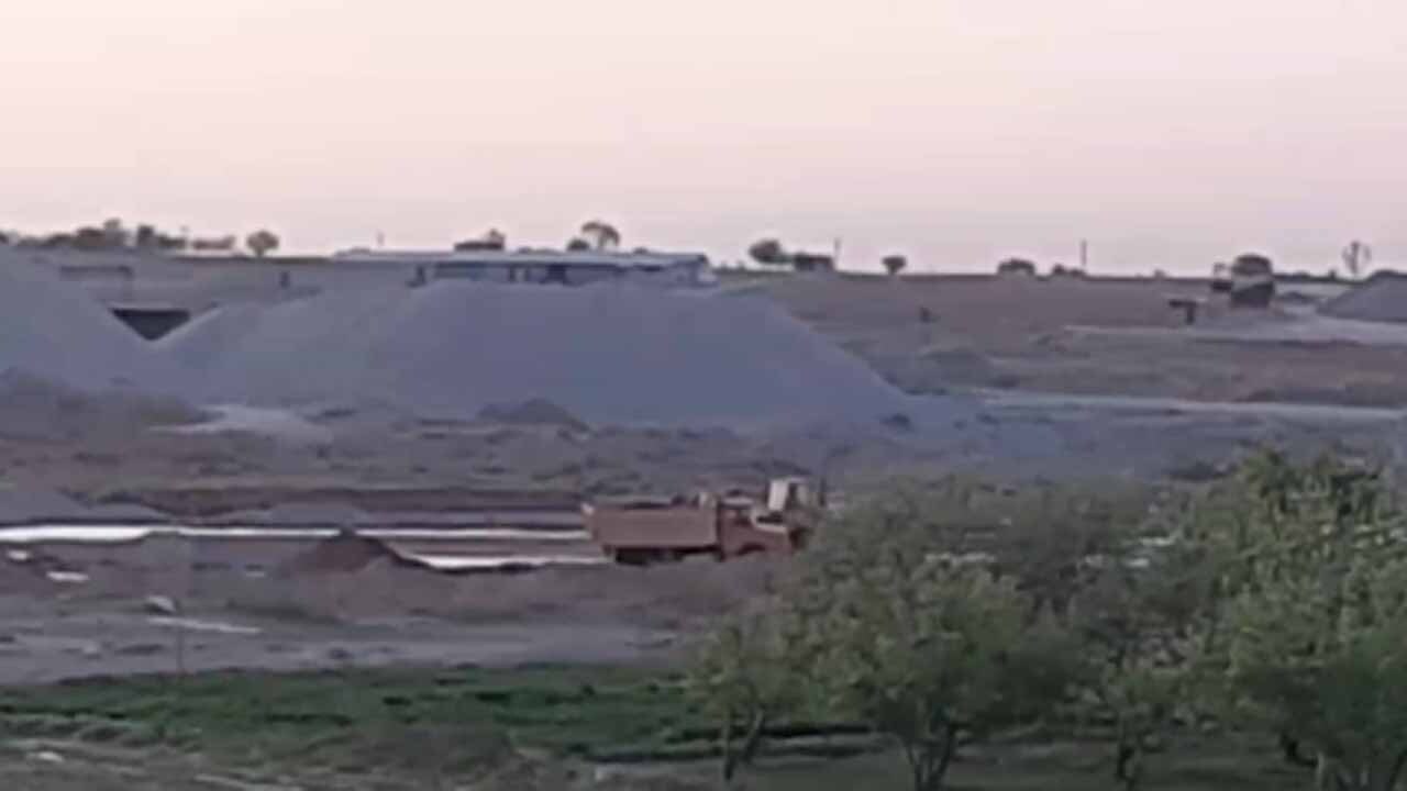 برداشت غیرمجاز شن در روستای رحیم‌آباد + فیلم