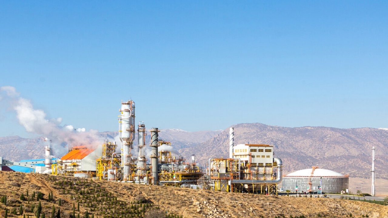 ورود دادستانی به آلودگی زیست محیطی کارخانه پتروشیمی لردگان/مسمومیت ماهی‌ها در لردگان محرز است