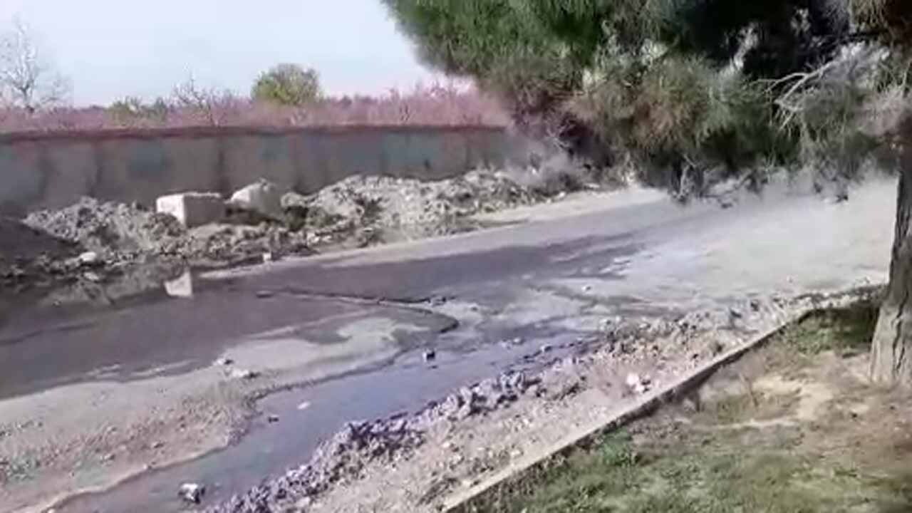 گلایه از بهداشت نامناسب معابر در روستای رضی‌آباد بالا + فیلم