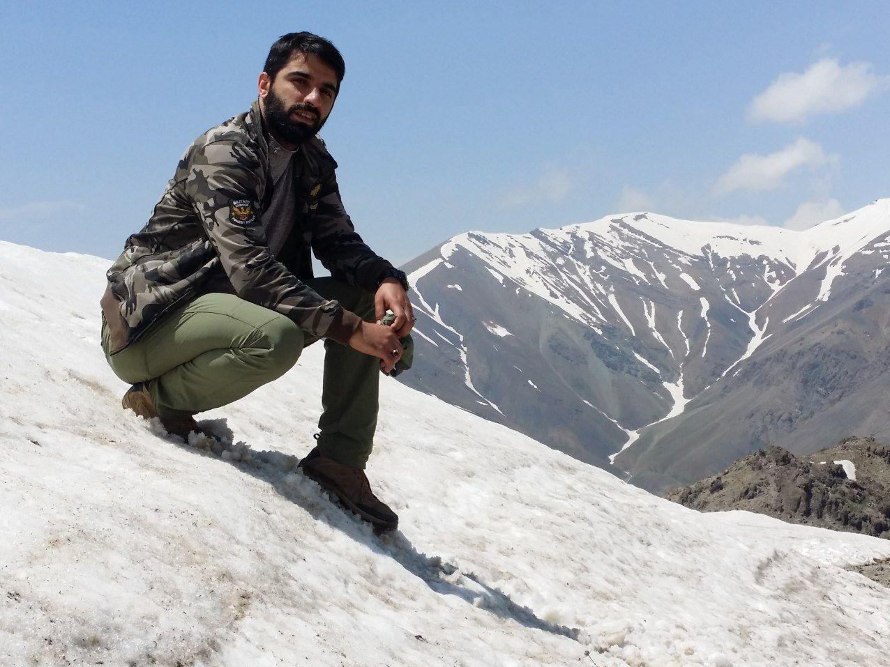 جوانی که دل حاج قاسم را با نوآوریاش نرم کرد+ تصاویر جوانی که دل حاج قاسم را با نوآوریاش نرم کرد+ تصاویر