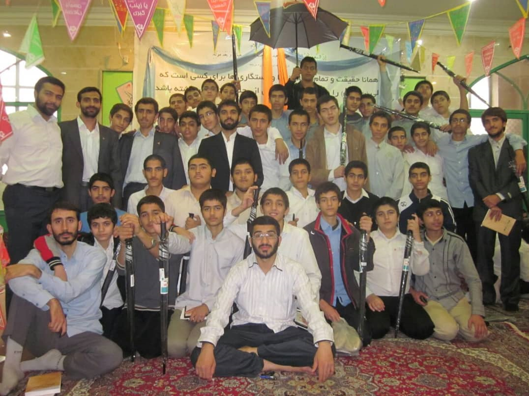 جوانی که دل حاج قاسم را با نوآوریاش نرم کرد+ تصاویر جوانی که دل حاج قاسم را با نوآوریاش نرم کرد+ تصاویر