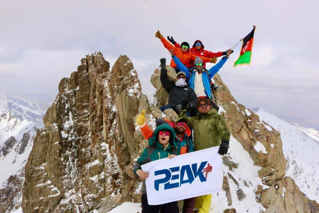 فتح قله کوه بابا توسط بانوان کوهنورد افغانستان