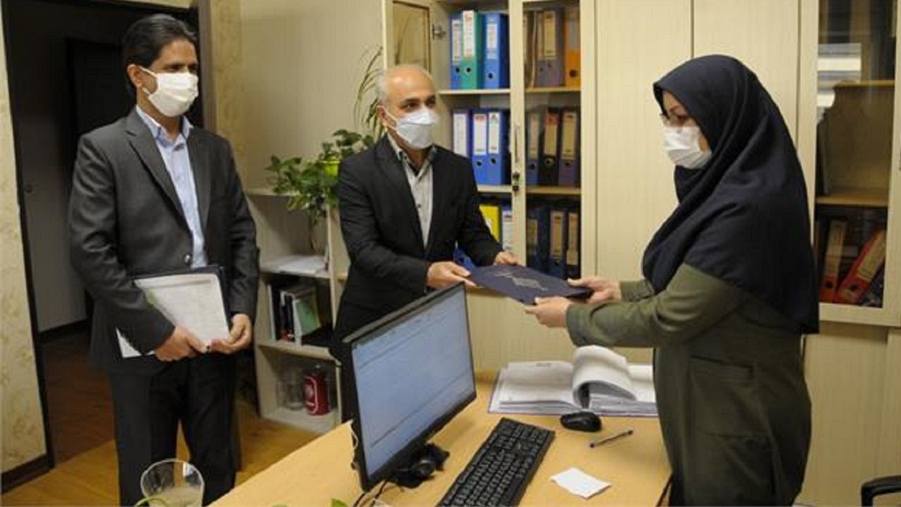 تقدیر از کارکنان برتر شرکت ارتباطات زیر ساخت در روز منابع انسانی