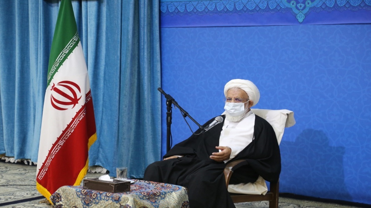 در ماه رمضان سبک زندگی قرآنی را پیاده‌سازی کنیم / تلاش دشمن برای وارونه جلوه دادن حقایق در فضای مجازی