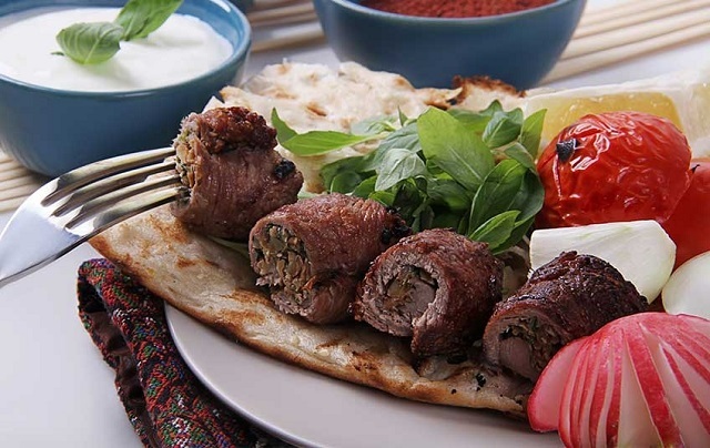طرز تهیه رولت کباب خوشمزه و مجلسی به ۳ روش مختلف