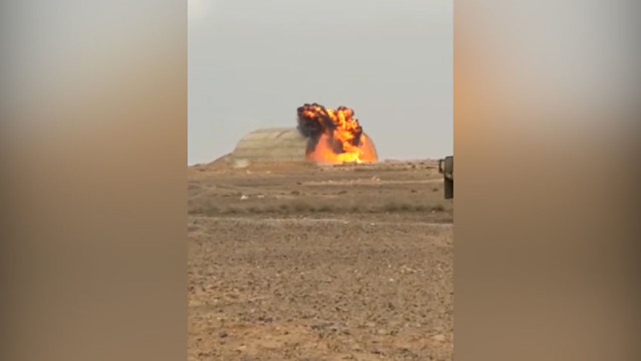 فیلم لحظه انفجار خودروی بمب گذاری شده در الانبار