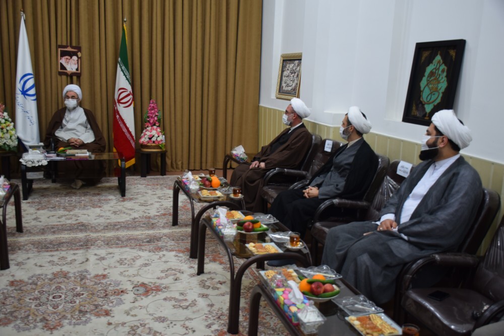دیدار نوروزی جمعی از مسئولان استان با نماینده ولی فقیه در گیلان دیدار نوروزی جمعی از مسئولان استان با نماینده ولی فقیه در گیلان