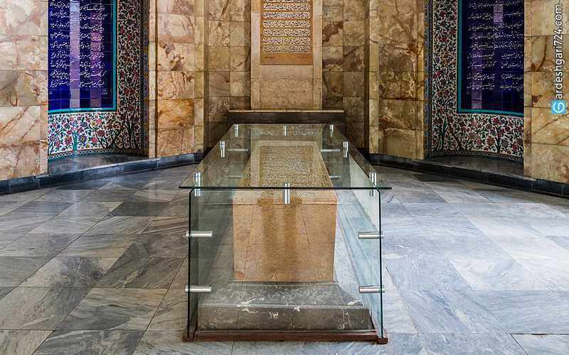 مصلح اجتماعی که، برای ساختن قلم به دست گرفت