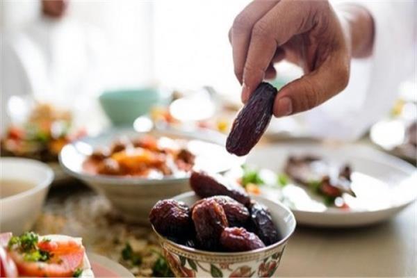 خوردن افطاری